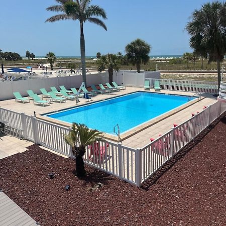 Arvilla Resort St. Pete Beach Exterior photo