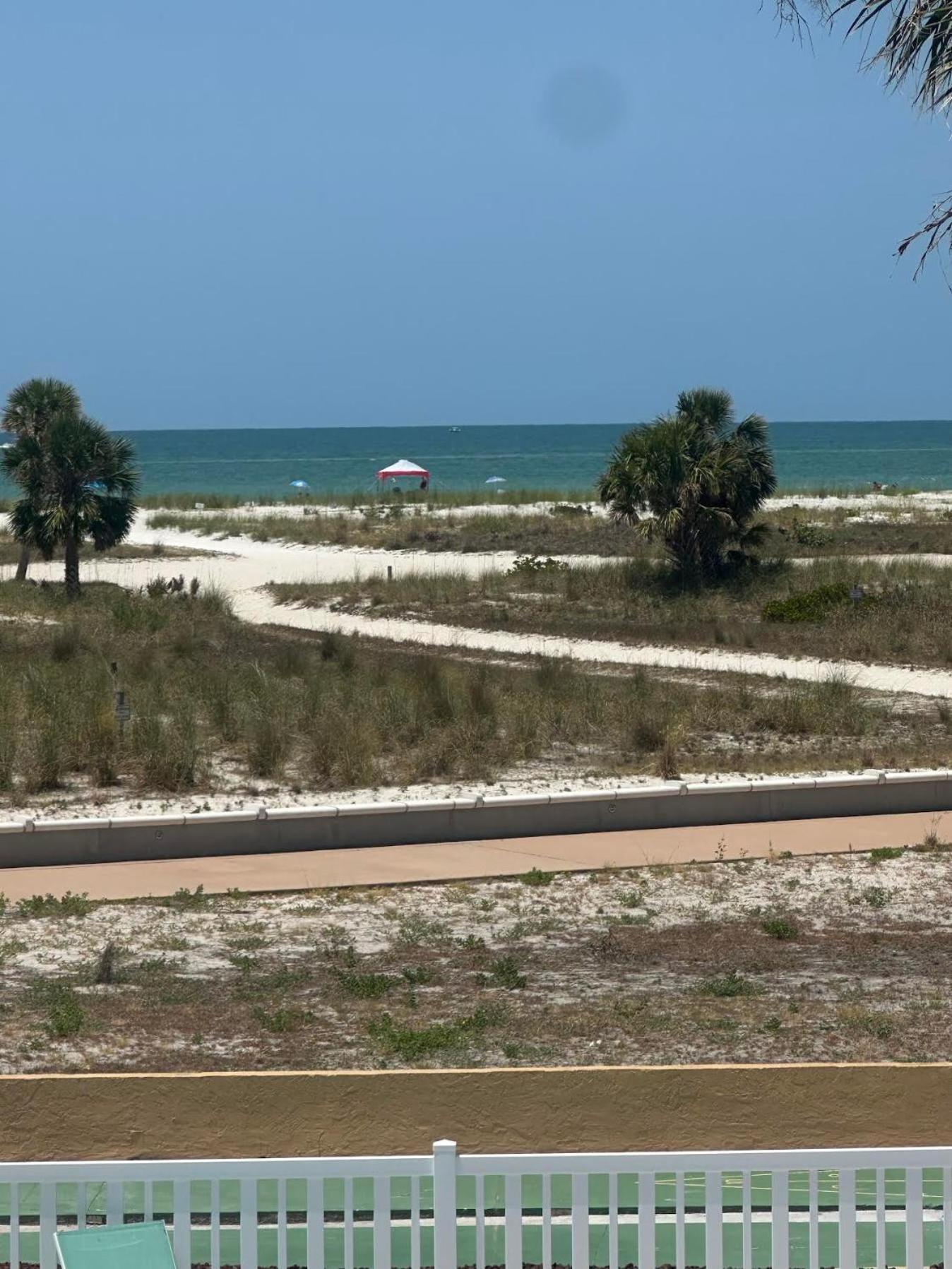 Arvilla Resort St. Pete Beach Exterior photo