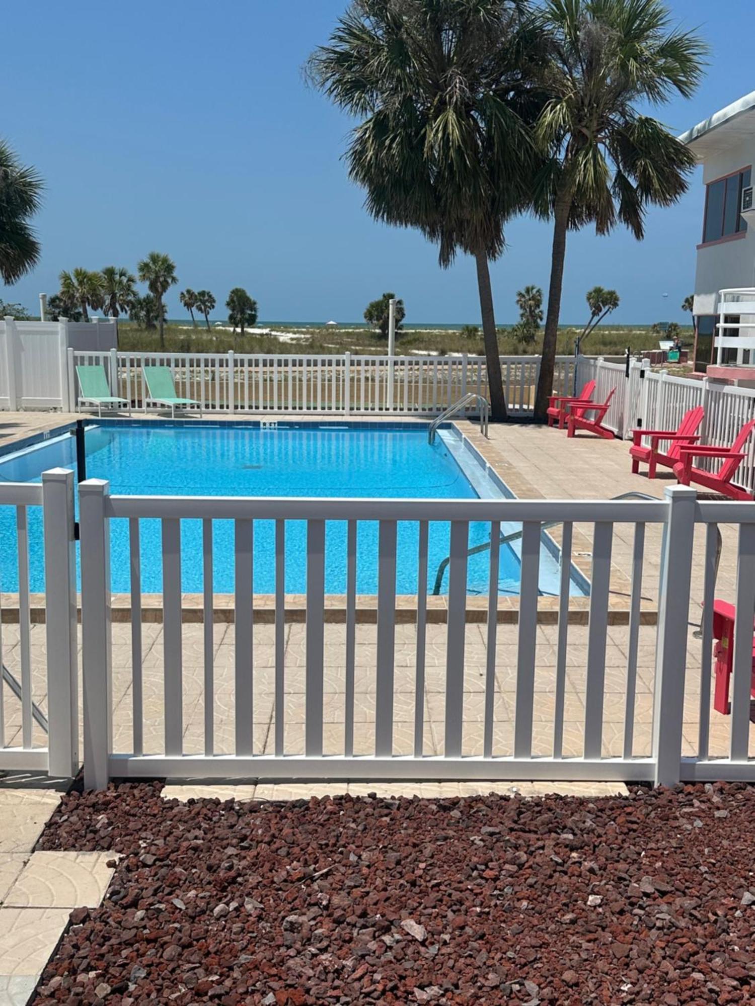 Arvilla Resort St. Pete Beach Exterior photo