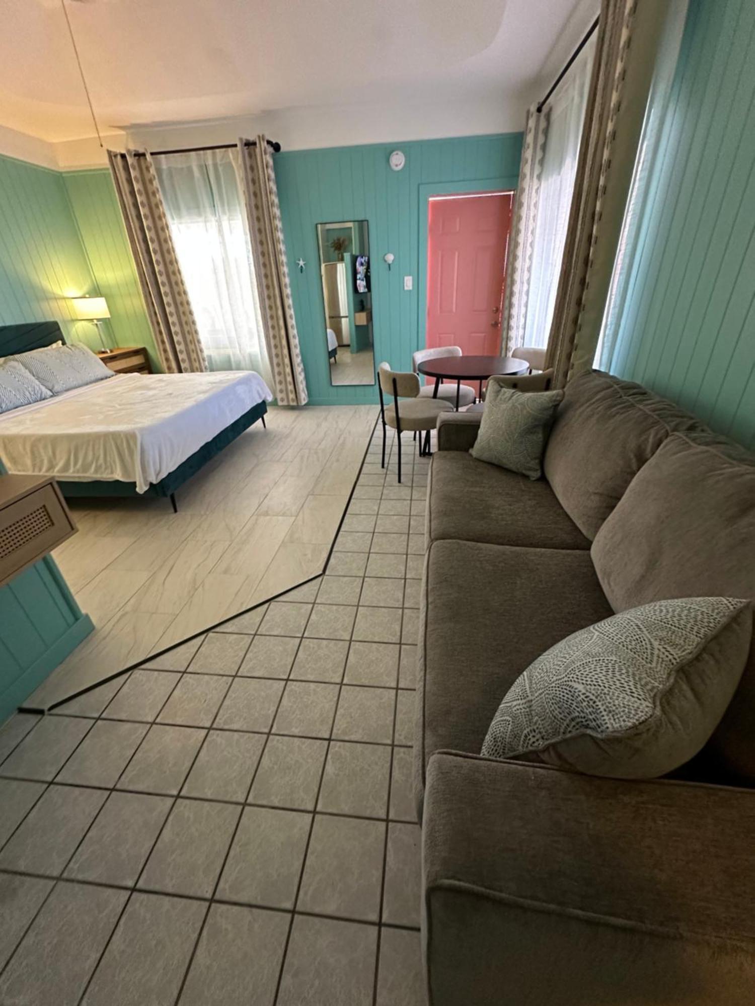 Arvilla Resort St. Pete Beach Exterior photo