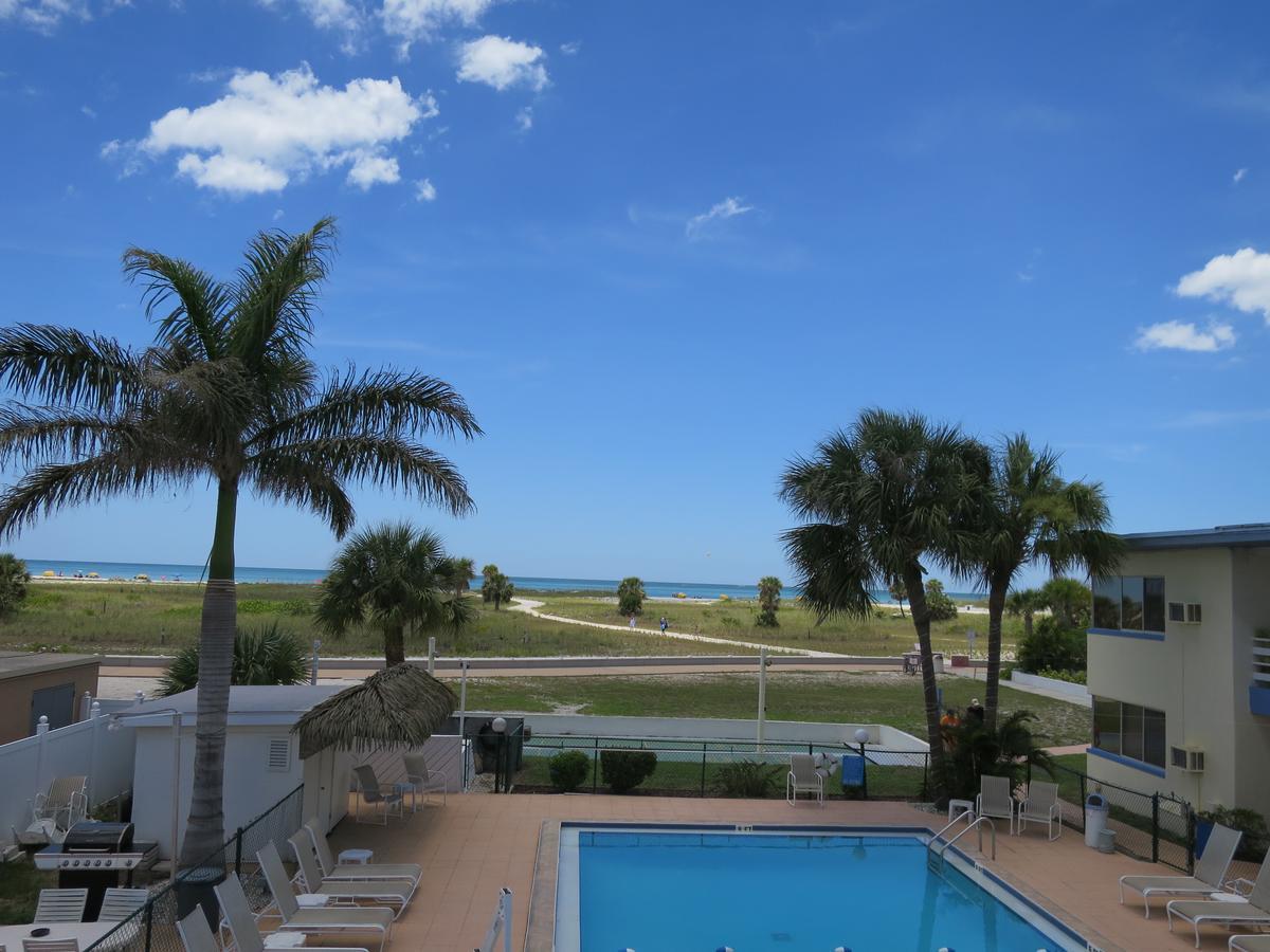 Arvilla Resort St. Pete Beach Exterior photo